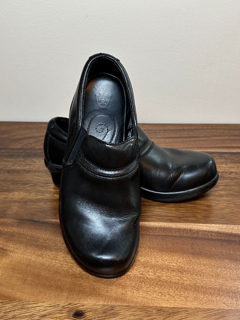 ARIAT Clogs Women's Black Leather Slip On Size 7B Sutter 10006805 Round Toe - Picture 2 of 9